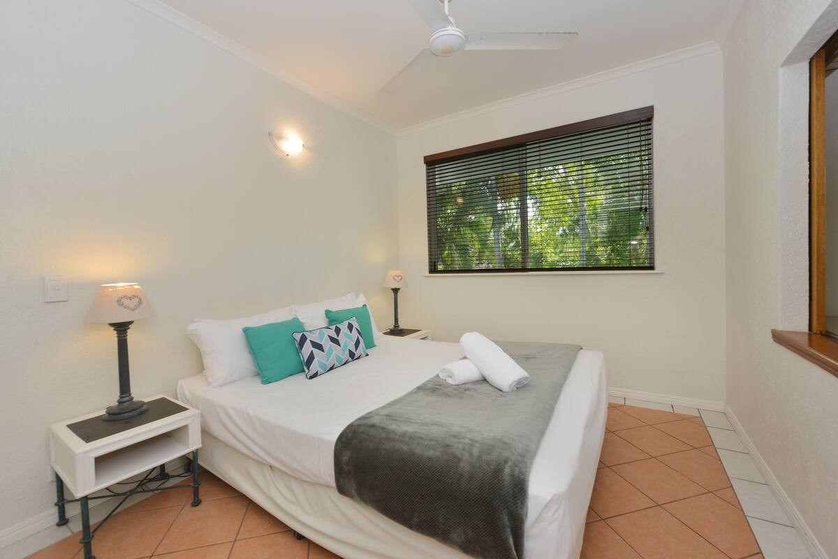 Apartemen, 1 kamar tidur | 1 kamar tidur, meja kerja, kedap suara, dan setrika/meja setrika