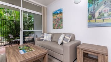 One Bedroom Apartment Ground Floor | 1 bedroom, individually decorated, individually furnished, desk