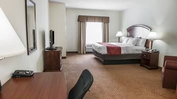 1 間臥室、書桌、筆電工作空間、遮光布/窗簾