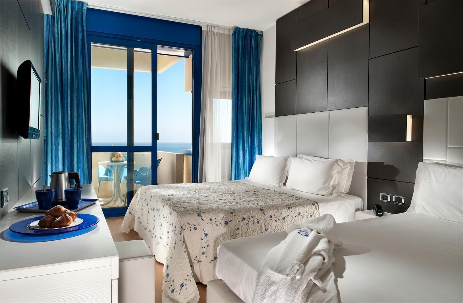 in-room safe, desk, laptop workspace, free wifi