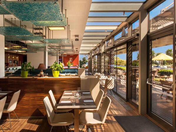 Breakfast, lunch, dinner served; garden views - Ibis Istanbul Zeytinburnu (Istanbul)