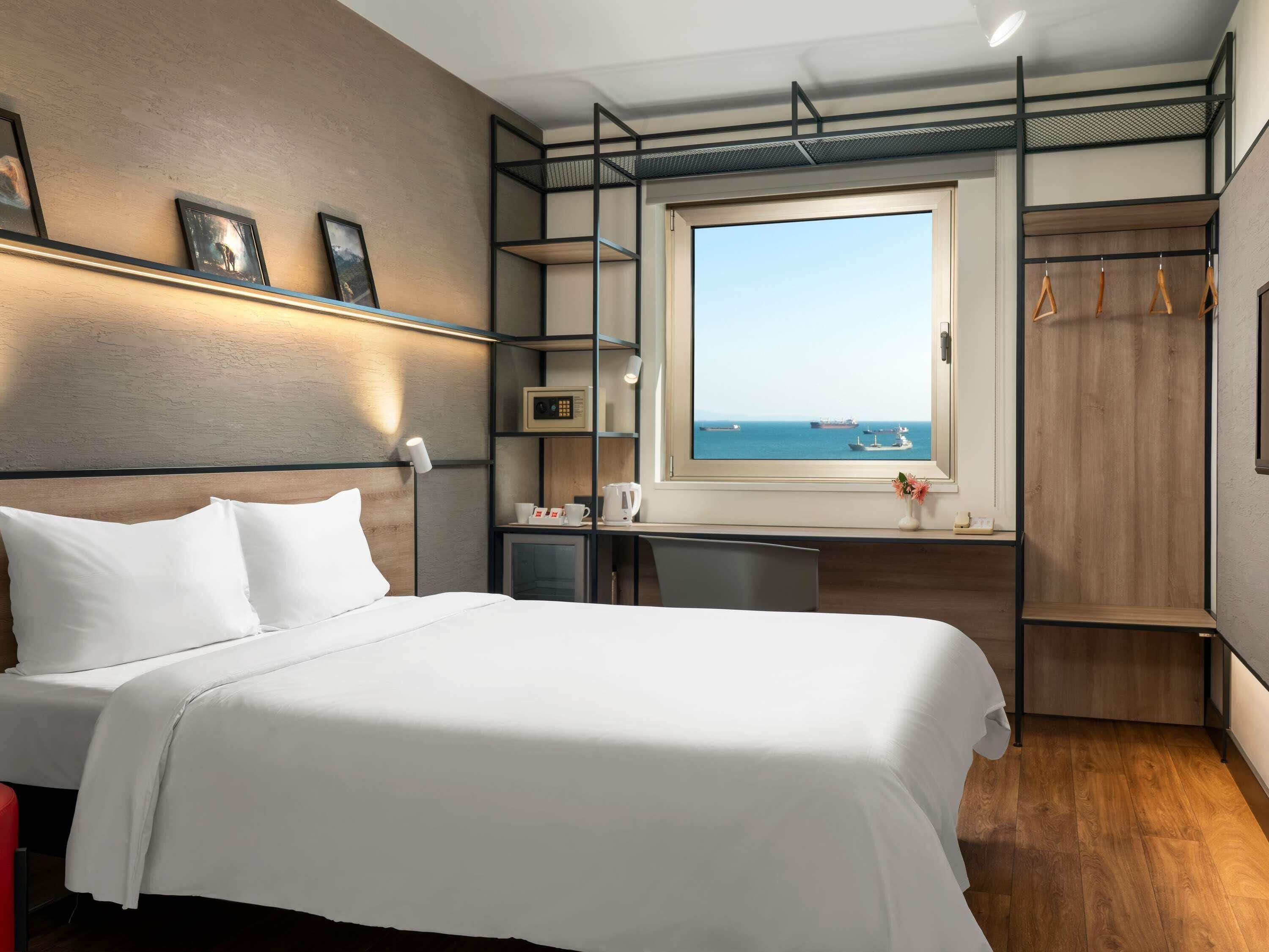 Literie de qualité supérieure, coffres-forts dans les chambres, bureau