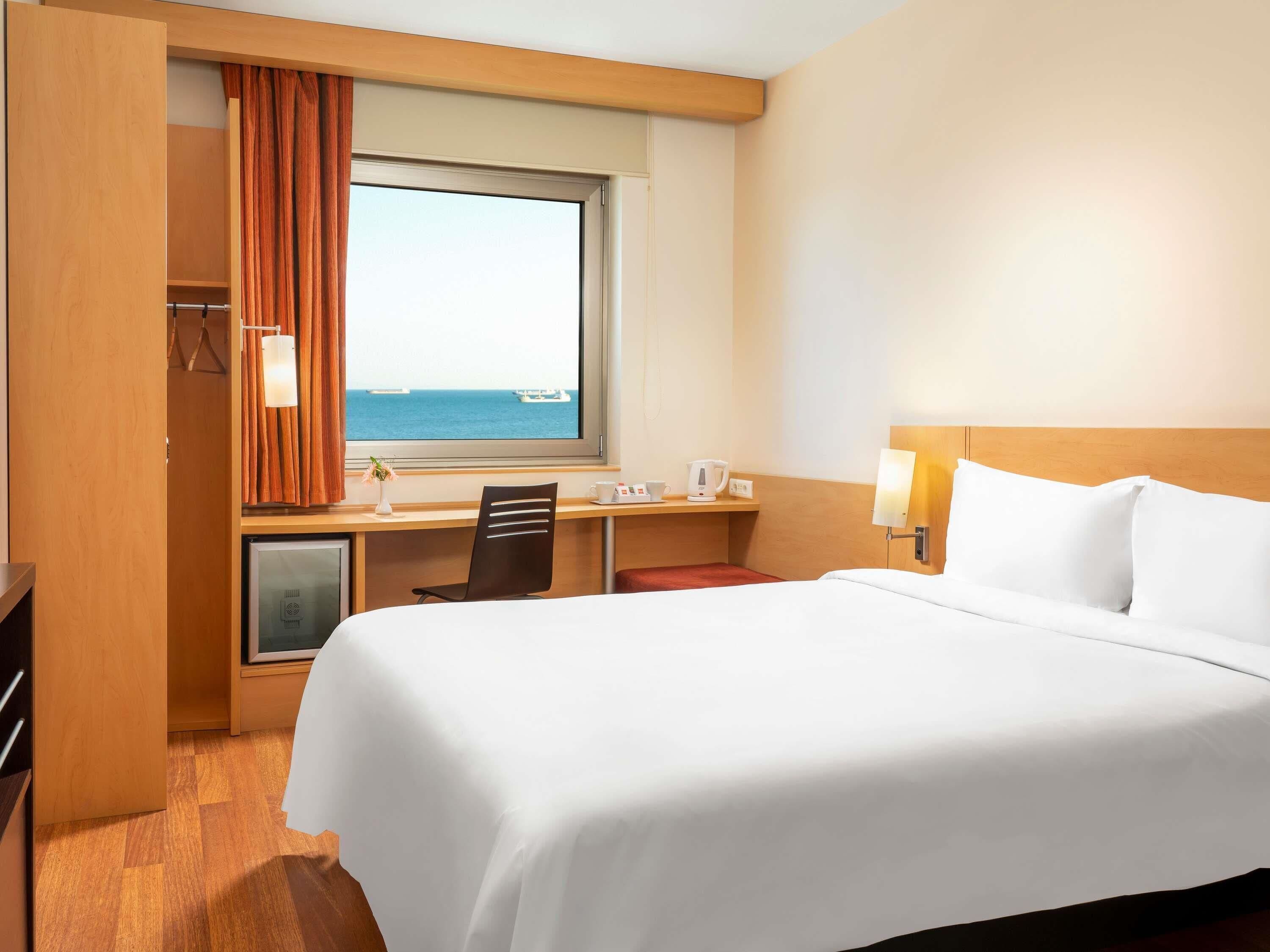 Literie de qualité supérieure, coffres-forts dans les chambres, bureau