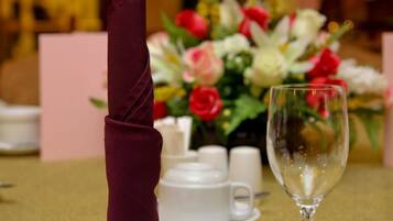 2 restaurants servant le petit déjeuner