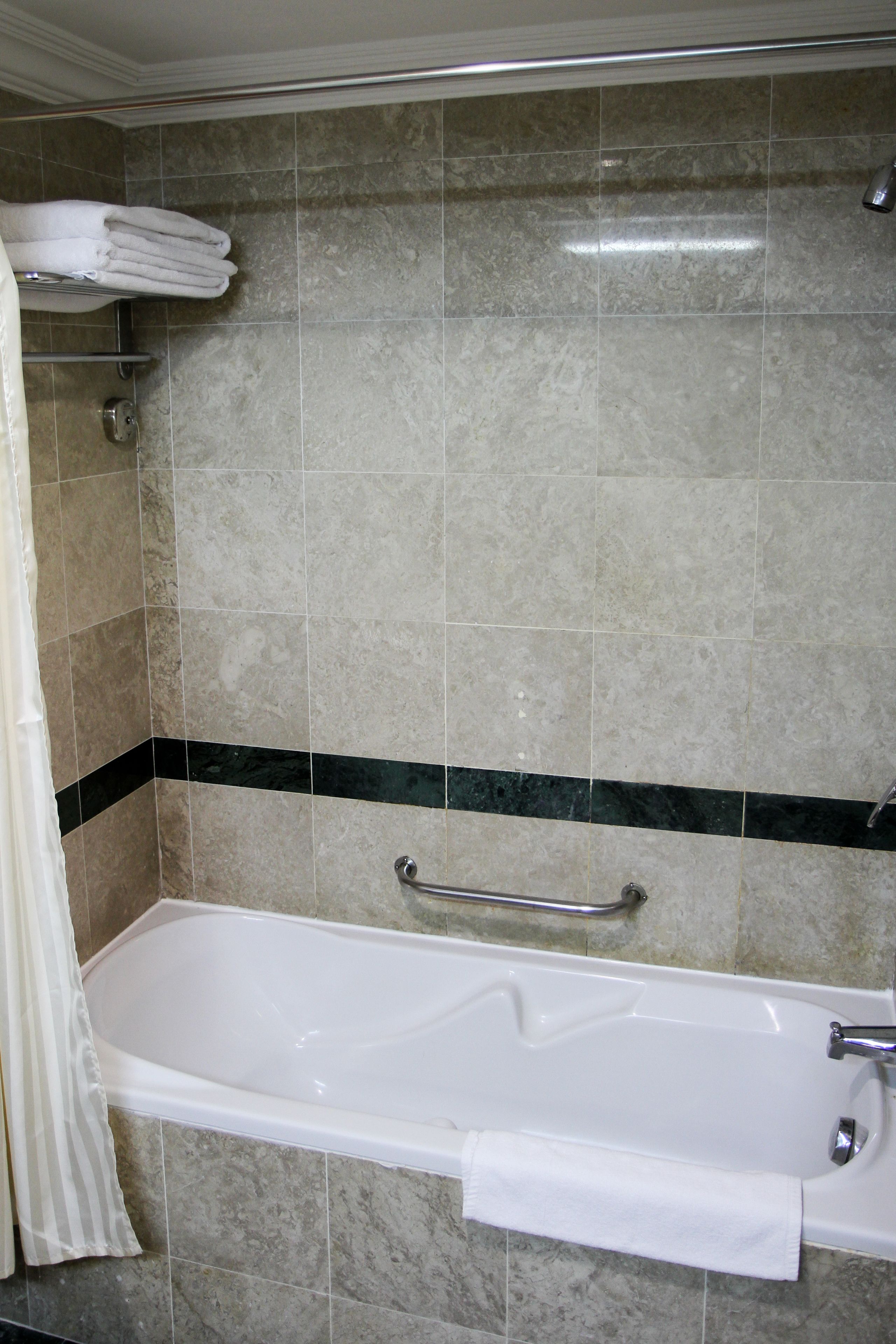 deep-soaking bathtub