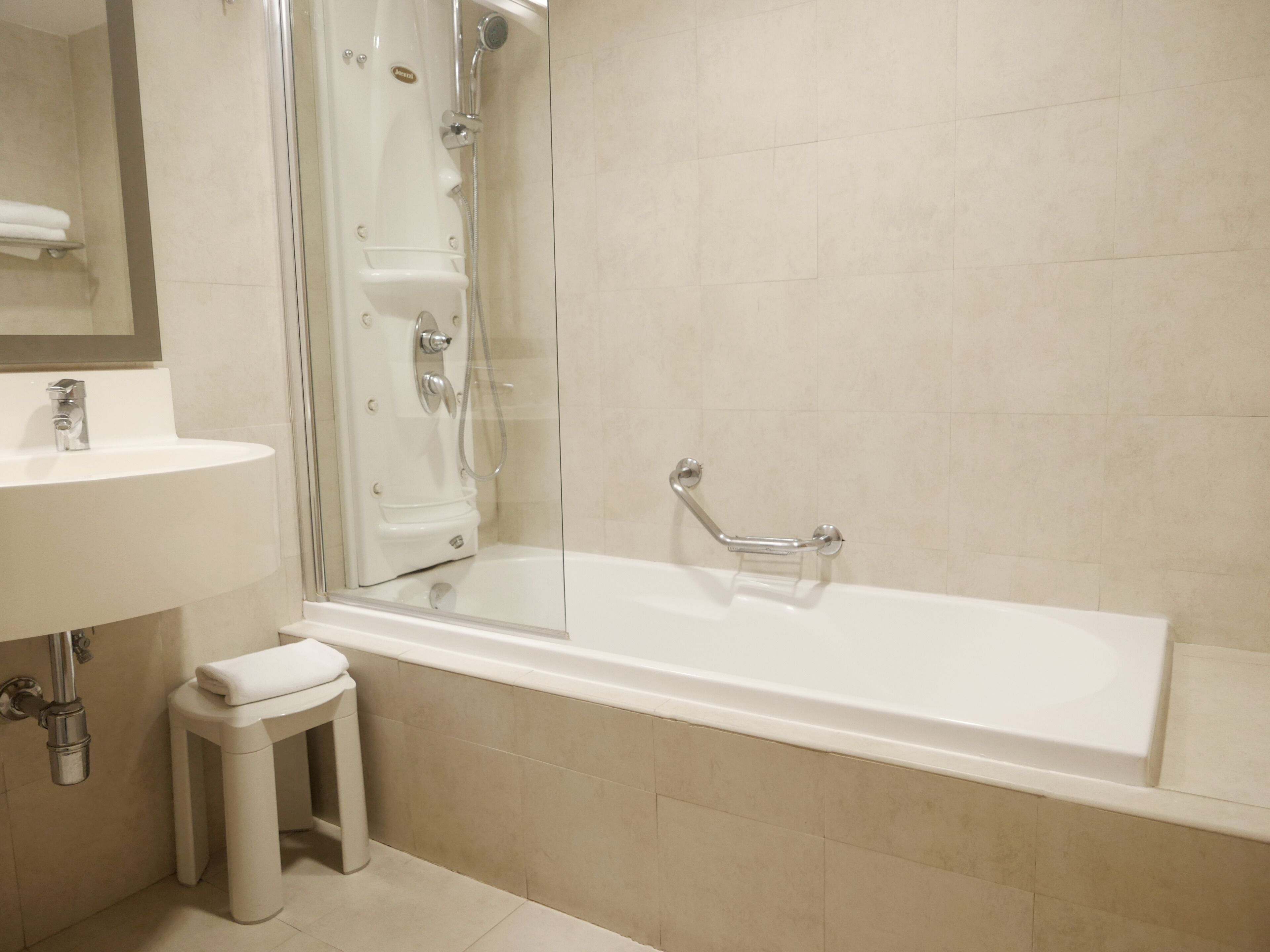superior double room, 2 single beds | bathroom | bathtub, hair dryer, bidet, towels