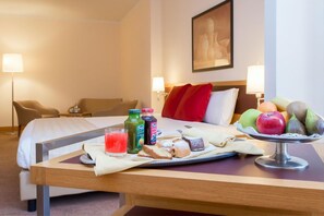 Minibar, in-room safe, desk, blackout curtains - Plaza Caserta (Caserta)