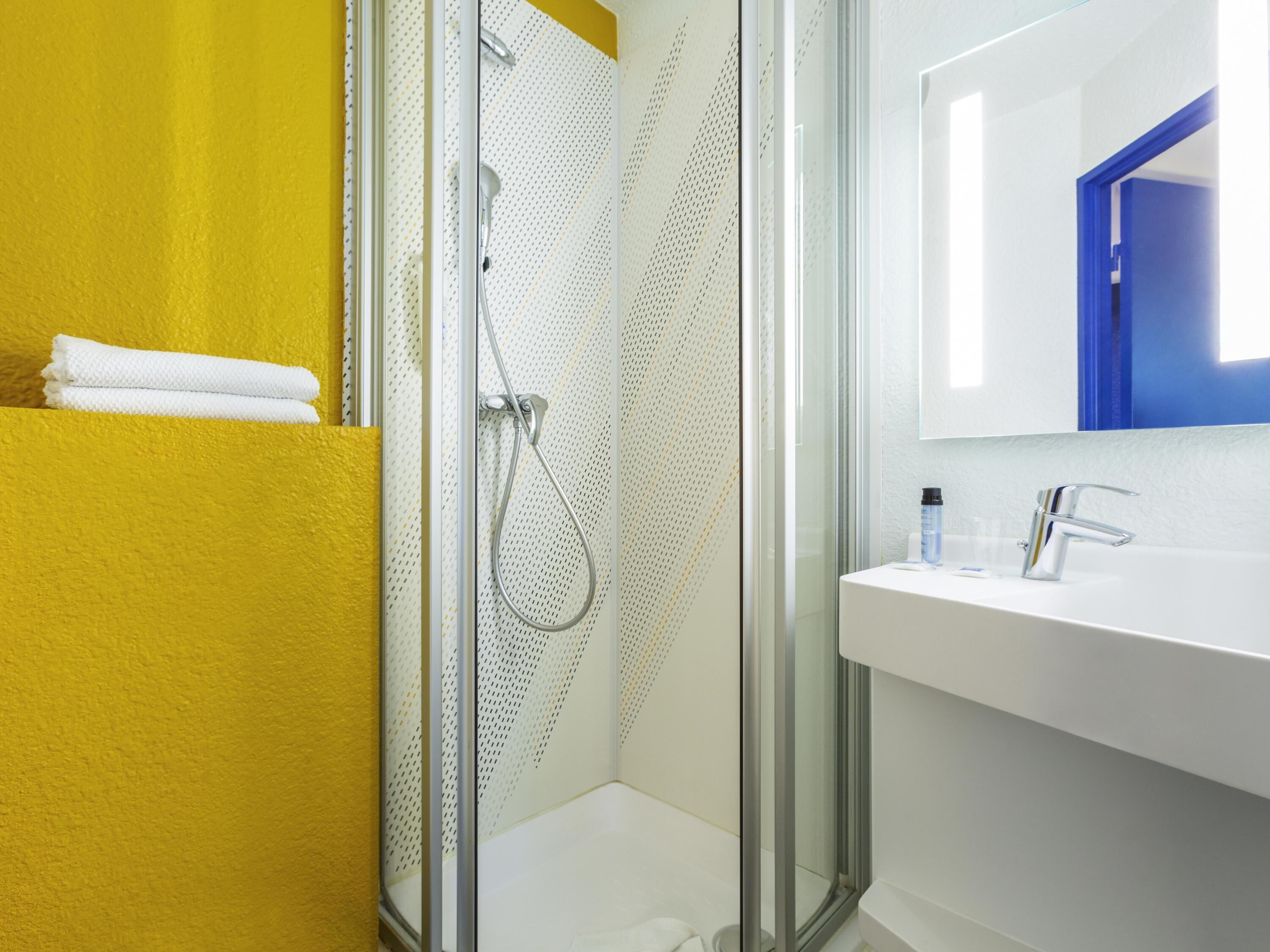 Standard Room, Multiple Beds | Desk, iron/ironing board, free cribs/infant beds, free WiFi