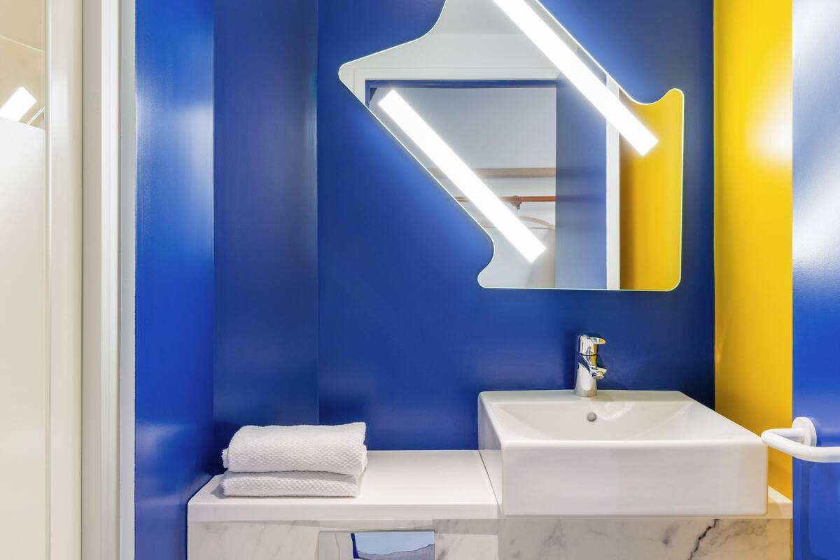 Desk, iron/ironing board, free cribs/infant beds, free WiFi