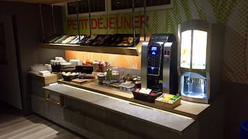 Daily buffet breakfast (EUR 8.5 per person)