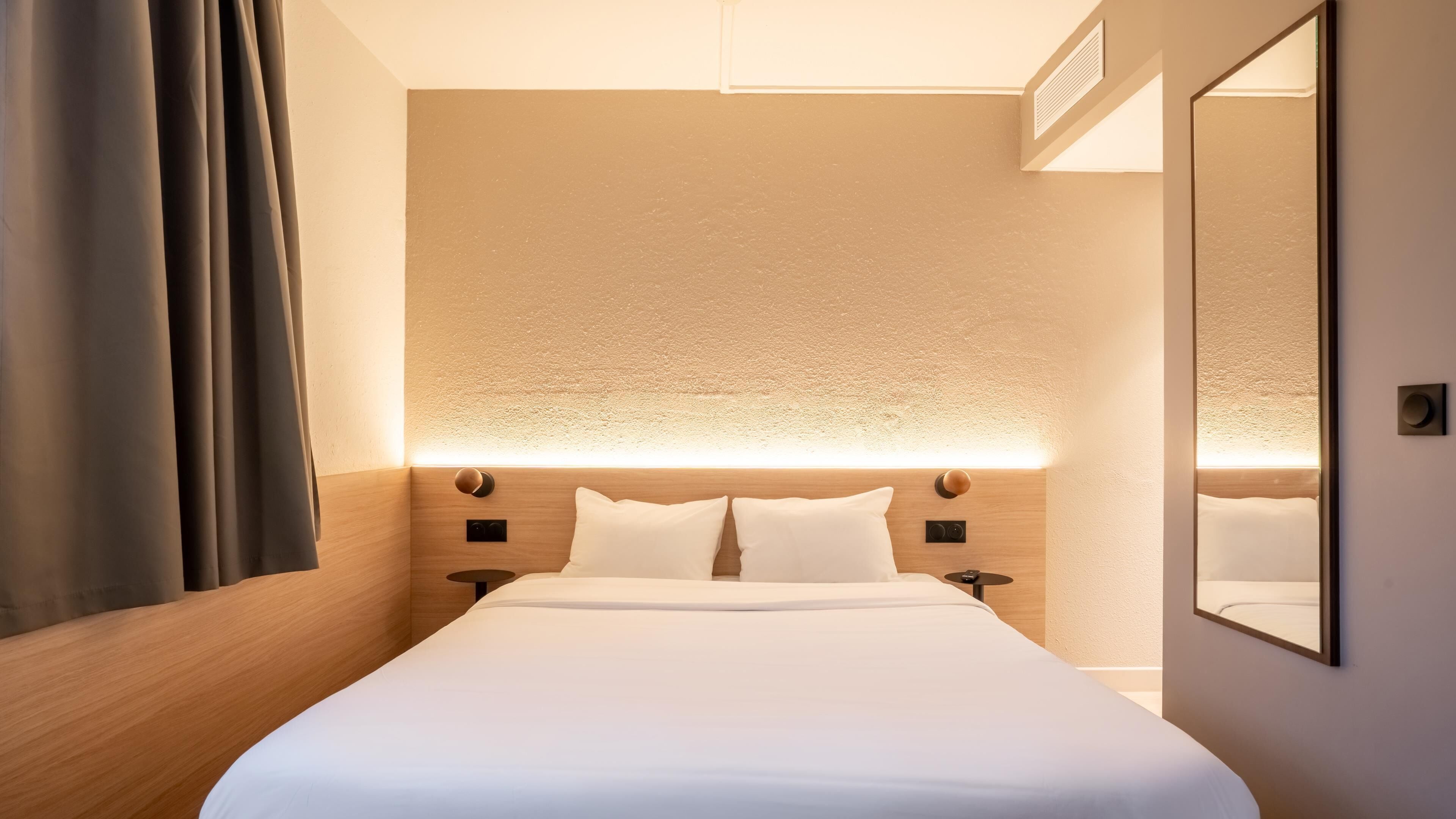 Standard Room, 1 Queen Bed with Sofa bed