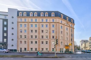 Exterior - Premiere Classe Paris Ouest - Pont De Suresnes (Suresnes)