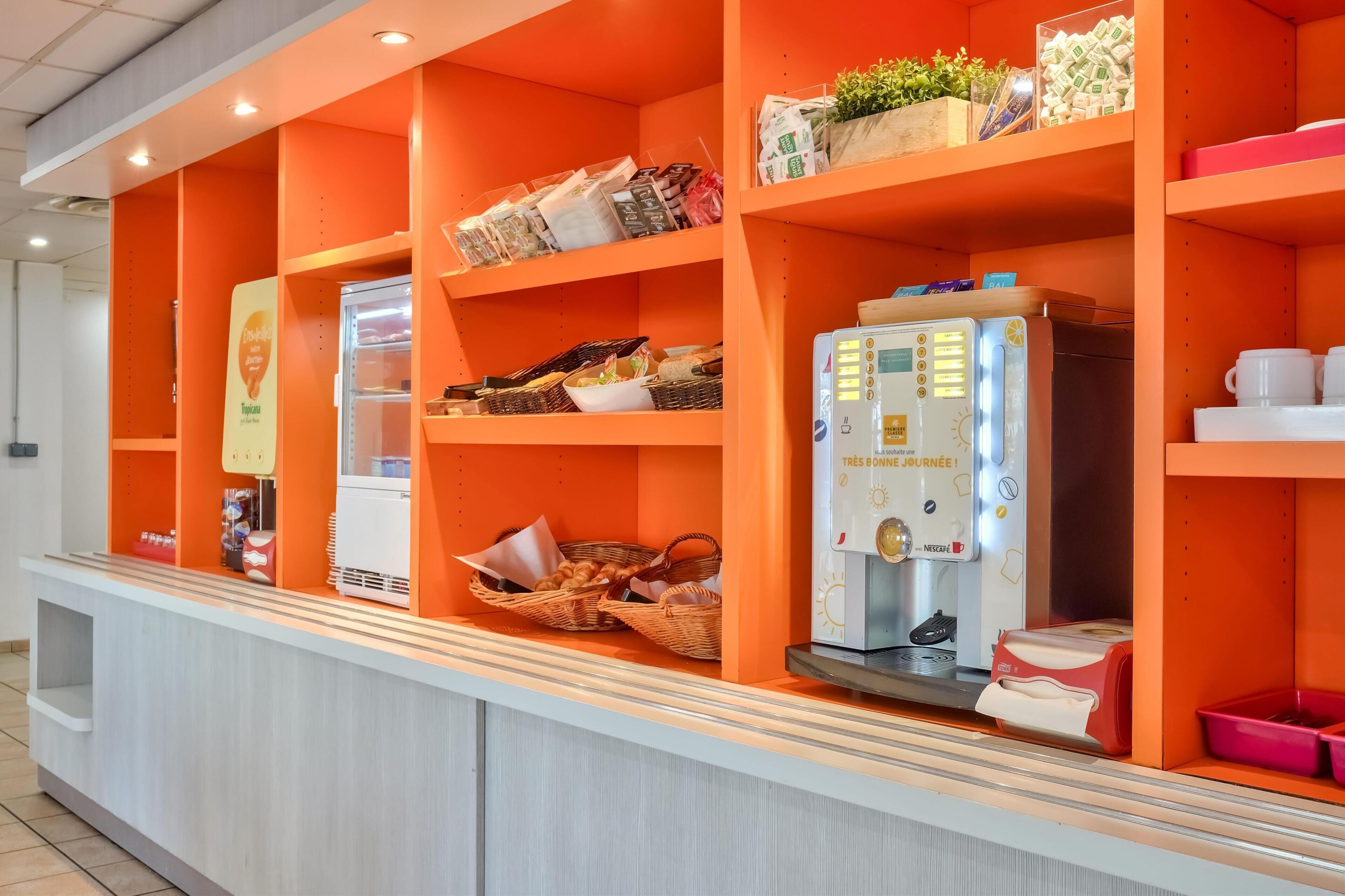 Daily buffet breakfast (EUR 9.90 per person)