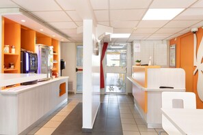 Reception - Hotel Première Classe Chalons-en-Champagne (Saint-Martin-sur-le-Pre)