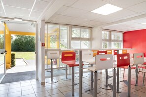 Restaurant - Hotel Première Classe Chalons-en-Champagne (Saint-Martin-sur-le-Pre)