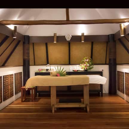 Couples treatment rooms, body treatments, deep-tissue massages, facials