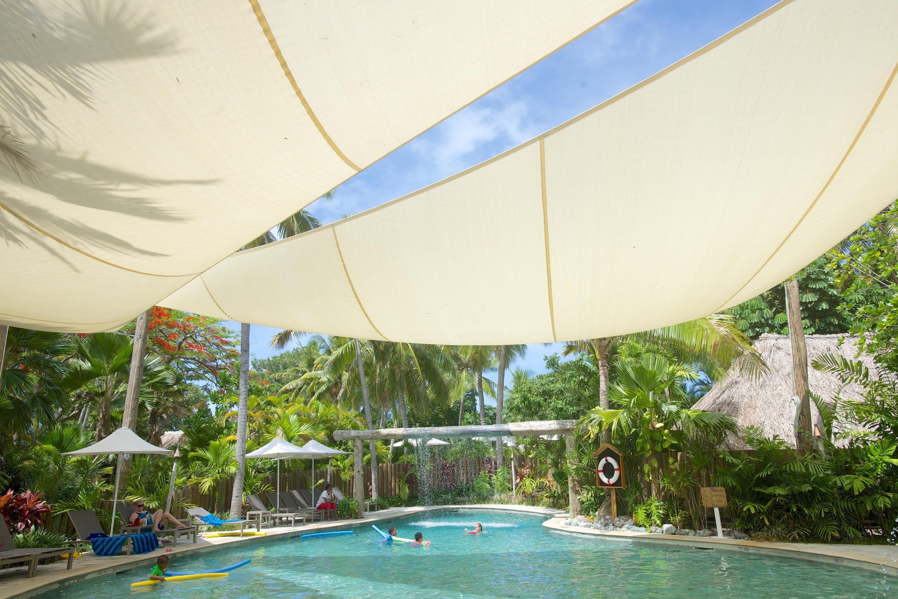 2 piscinas externas, guarda-sóis, espreguiçadeiras