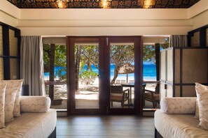 Ping pong, books - Castaway Island Fiji (Castaway Island)