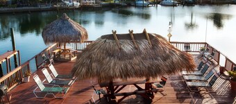 Bay Palms Waterfront Resort - Hotel and Marina