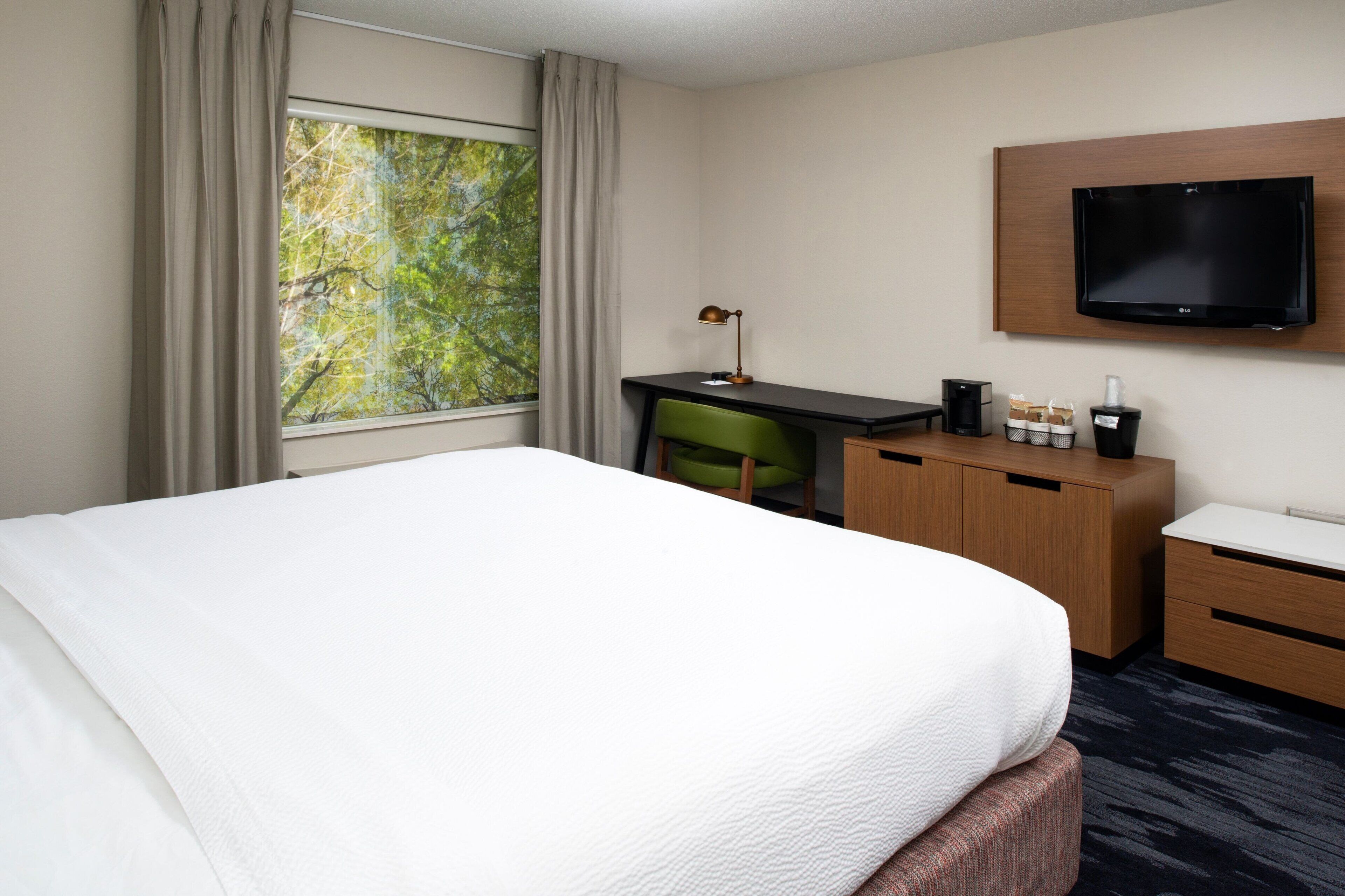 room, 1 king bed | egyptian cotton sheets, premium bedding, in-room safe, desk