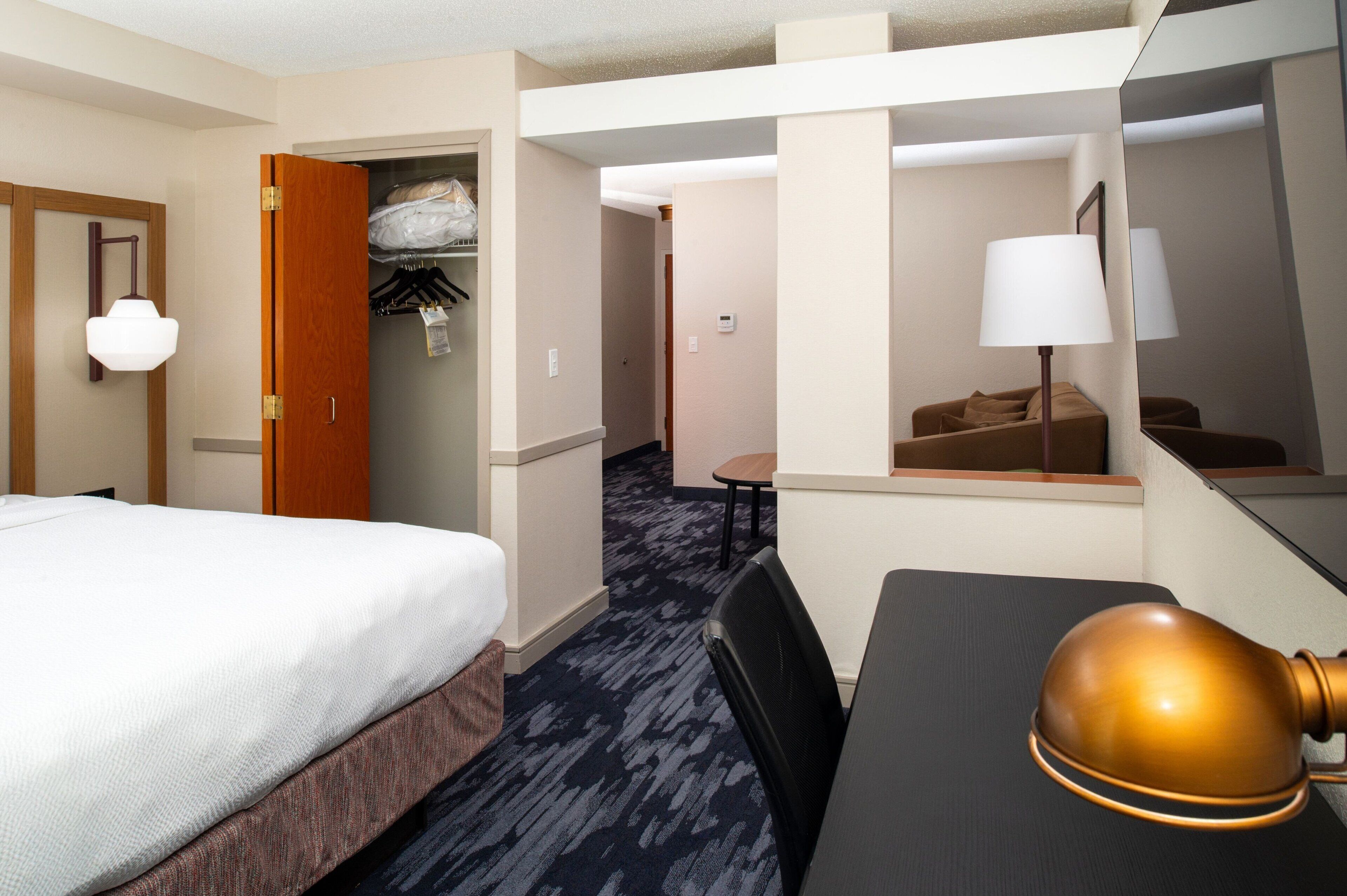 egyptian cotton sheets, premium bedding, in-room safe, desk