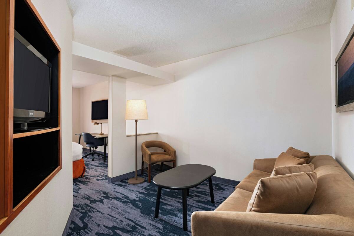 Suite, 1 très grand lit et 1 canapé-lit