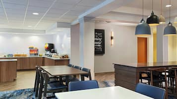 Her gün ücretsiz kontinental kahvaltı