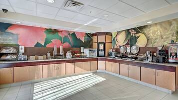 Free daily continental breakfast