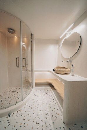 Junior Studio Suite, Ocean View | Bathroom - Villa Ilias Caldera Hotel (Santorini)