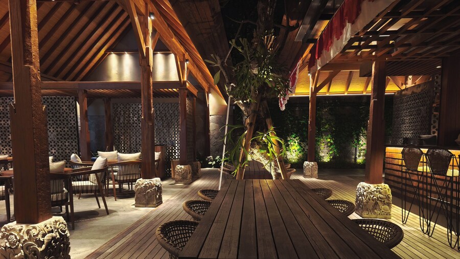 Yulia Village Inn