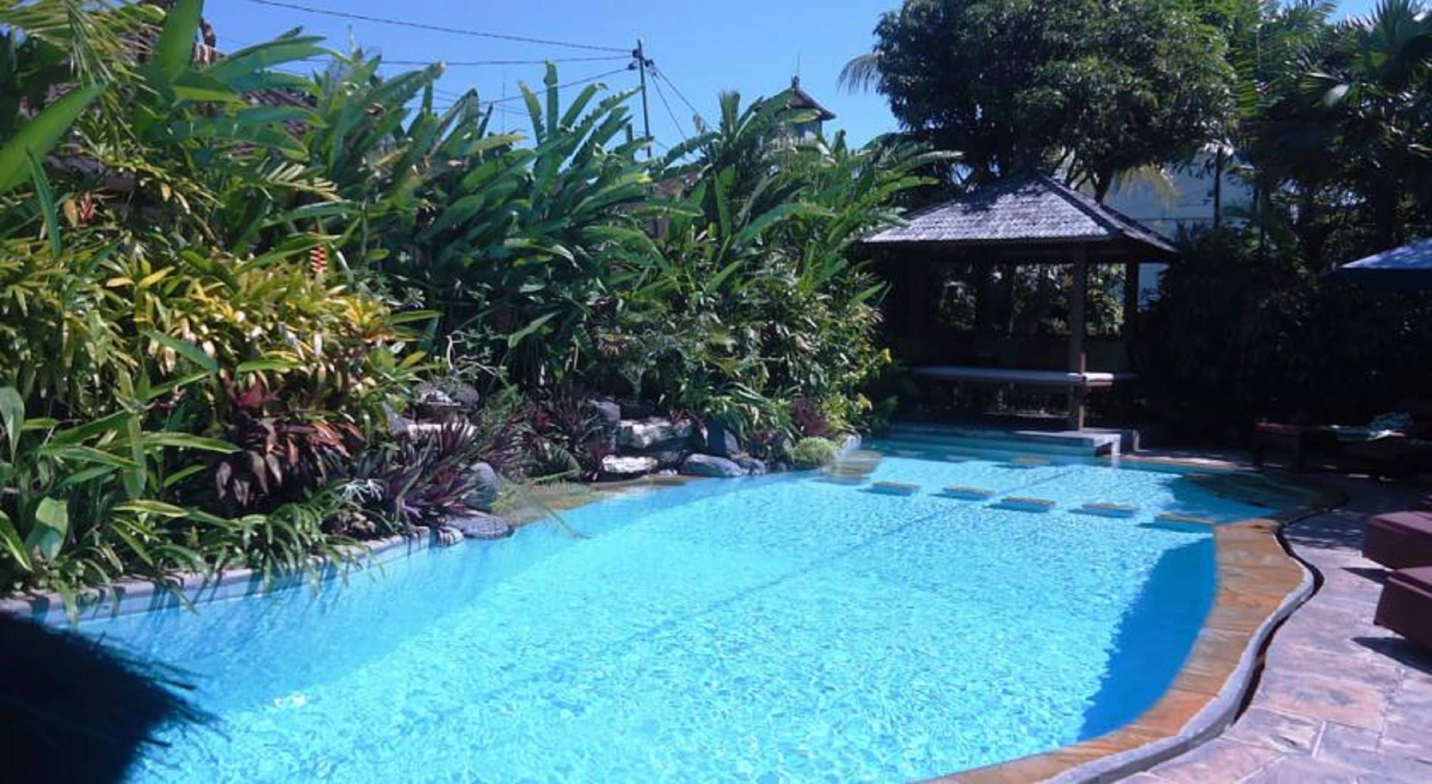 outdoor pool, pool loungers