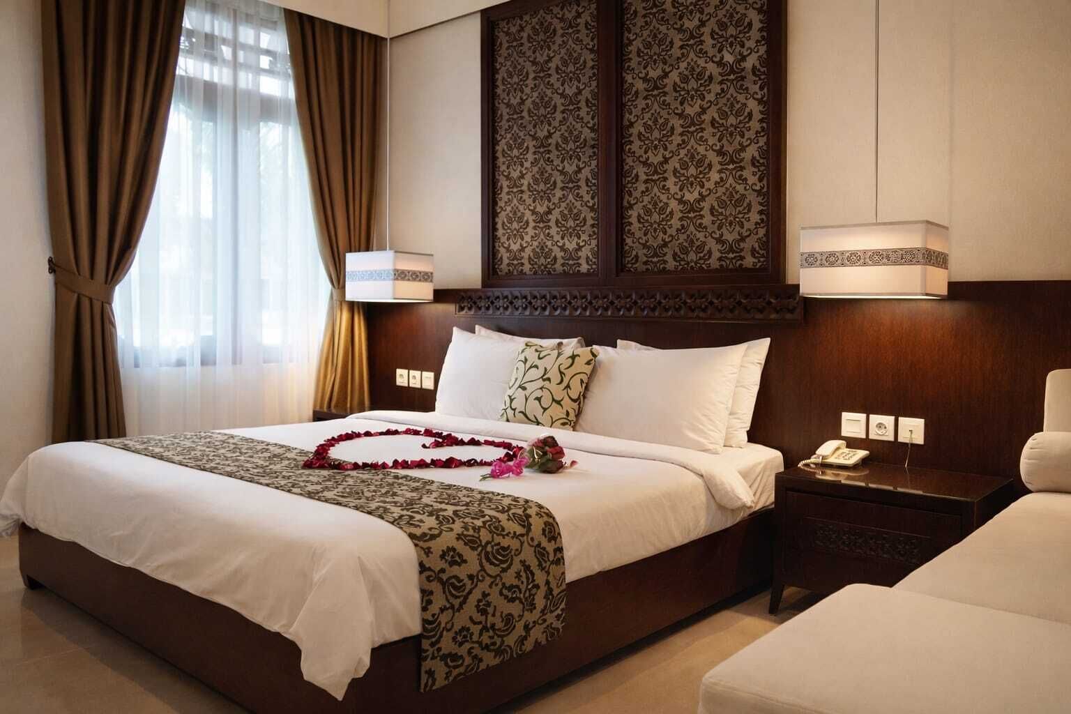 Super Deluxe Room | Minibar, in-room safe, desk, free WiFi