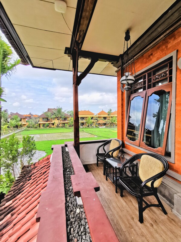 Super Deluxe Room | Terrace/patio - Yulia Village Inn (Ubud)