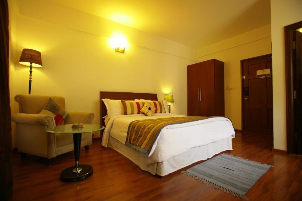 superior room | premium bedding, minibar, in-room safe, desk