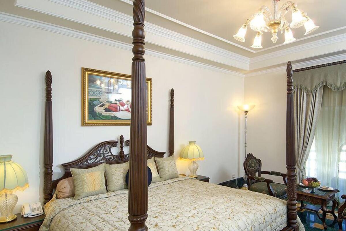 Ropa de cama de alta calidad y minibar