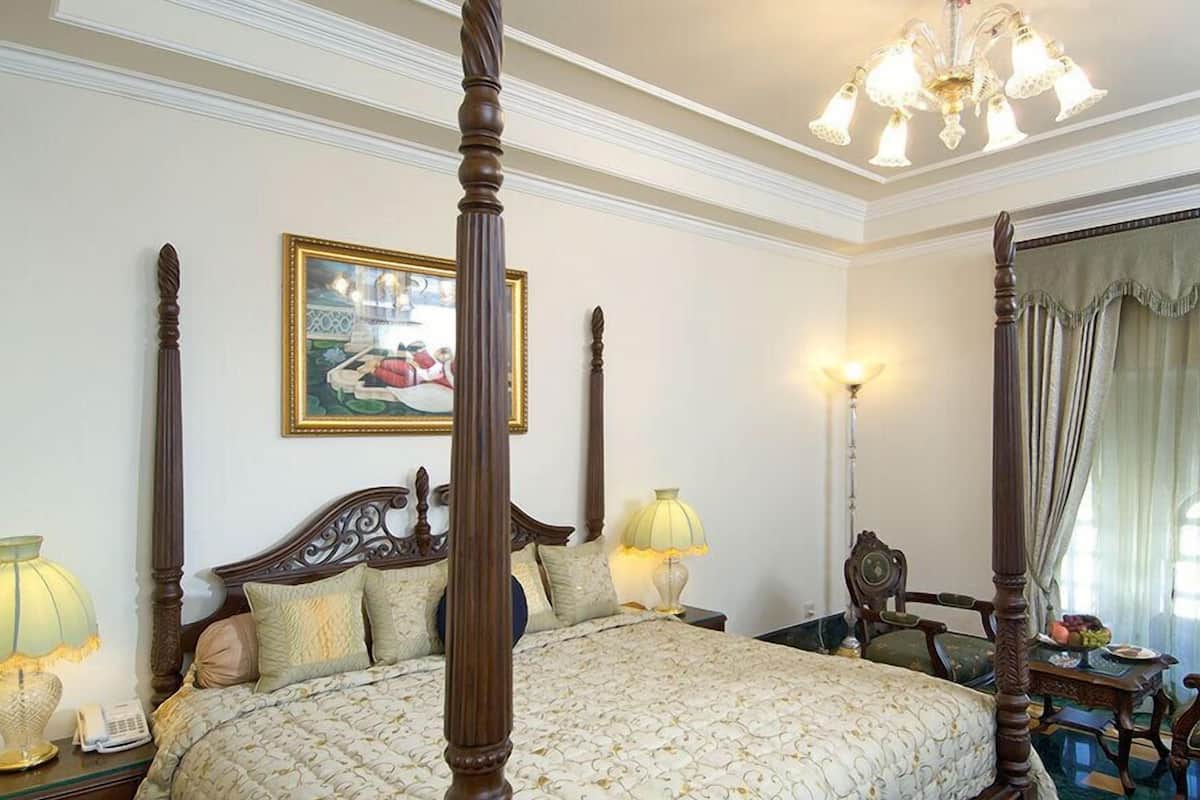 Ropa de cama de alta calidad y minibar