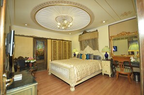 Premium bedding, minibar, in-room safe, desk - Shiv Vilas Resorts (Amer)