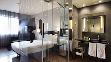 Chambre Standard, 1 grand lit, non-fumeurs | Coffres-forts dans les chambres, bureau, lits bébé (gratuits)