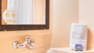 Desk, blackout curtains, soundproofing, free WiFi