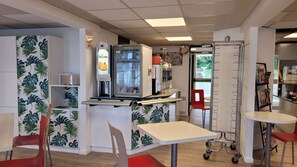 Daily buffet breakfast (EUR 6.5 per person) - Premiere Classe Dreux (Dreux)