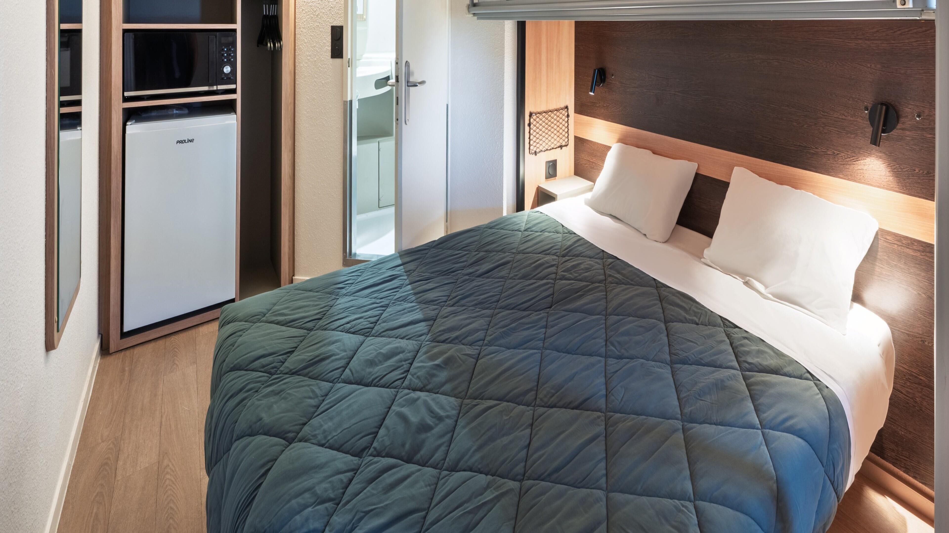 標準客房, 1 張加大雙人床 | 書桌、遮光布/窗簾、免費無線上網、床單