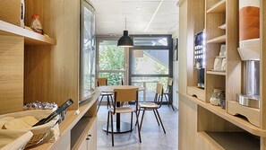Frukostbuffé varje dag mot avgift