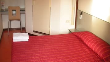 Standaard kamer, 1 tweepersoonsbed | Een bureau, verduisterende gordijnen, gratis wifi, beddengoed