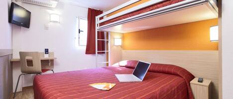 Bureau, espace de travail pour ordinateur portable, rideaux occultants