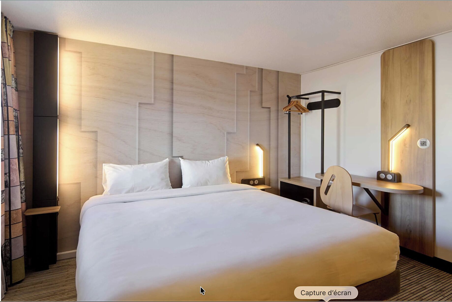 Double Room, Non Smoking | Desk, blackout drapes, soundproofing, free WiFi