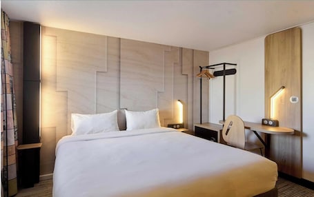 Camera doppia, non fumatori | Una scrivania, tende oscuranti, insonorizzazione, Wi-Fi gratuito. B&B HOTEL Saint-Witz Roissy