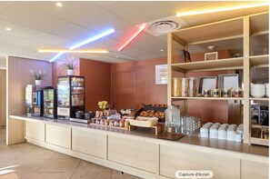 Daily buffet breakfast for a fee