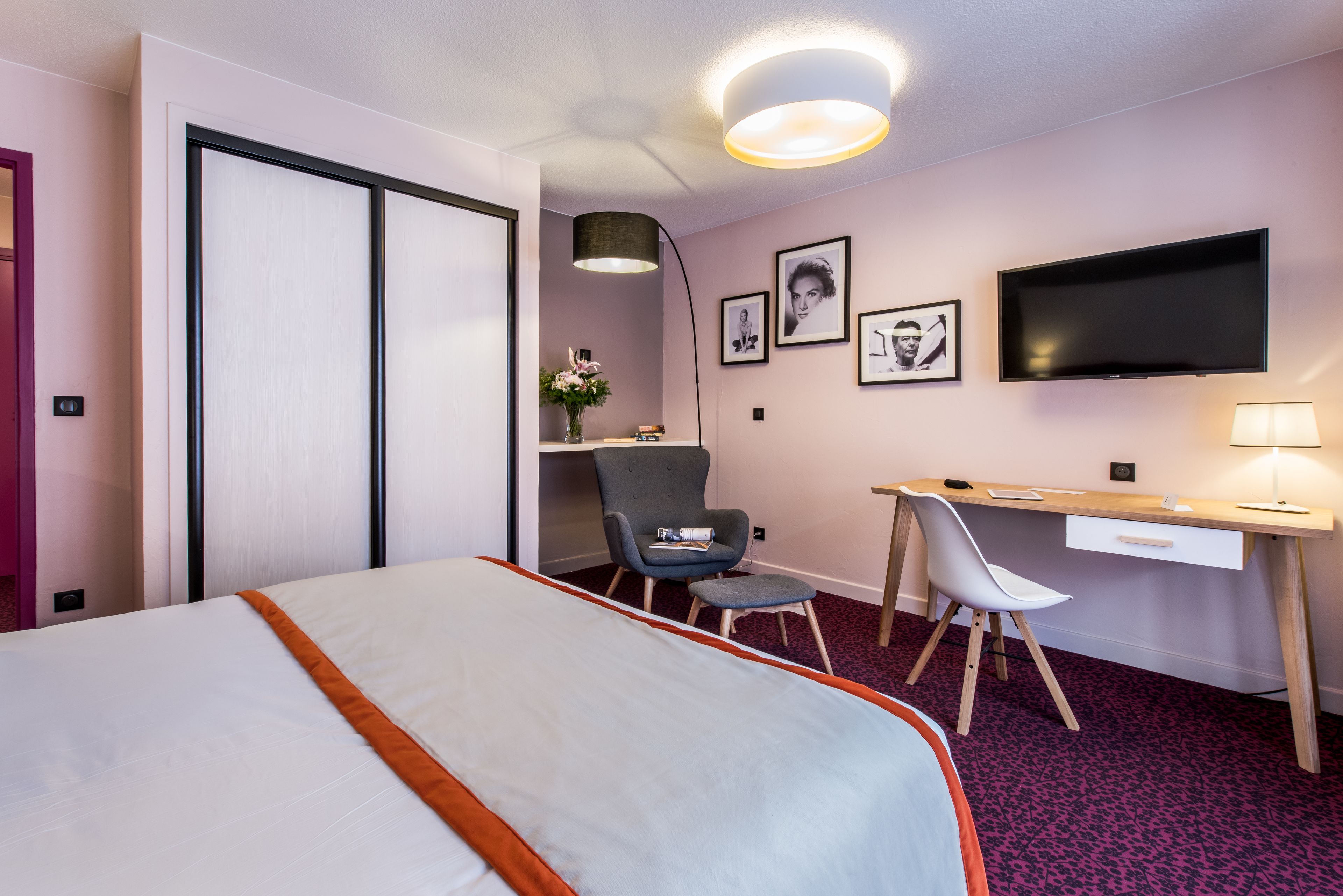 in-room safe, desk, blackout curtains, free wifi