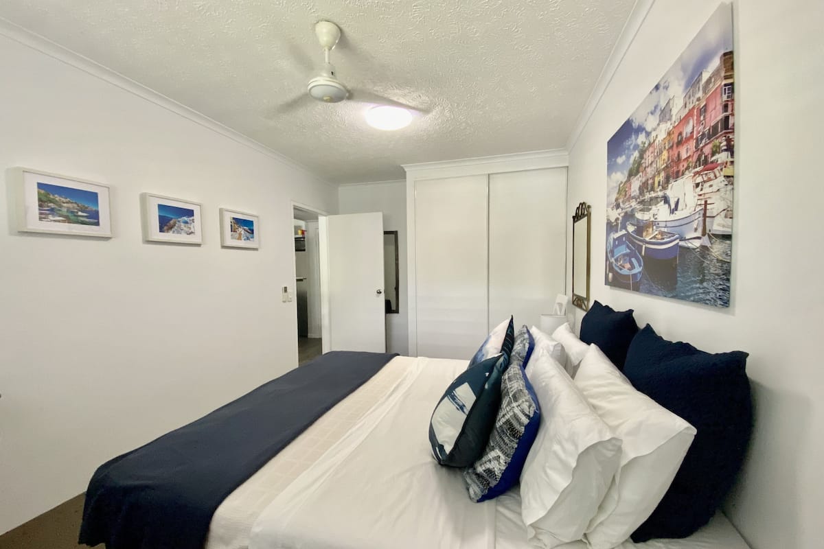 1 chambre, ameublement personnalisé, rideaux occultants