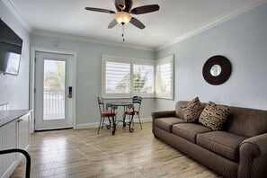 Junior Suite, Beachside | Living area | 27-inch flat-screen TV with cable channels, TV - Hotel Sol (Redington Shores)